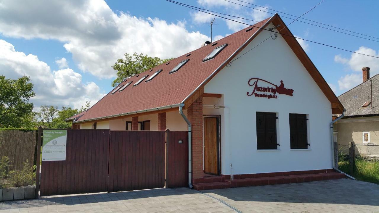 Tiszavirág Vendégház Tiszabábolna Esterno foto
